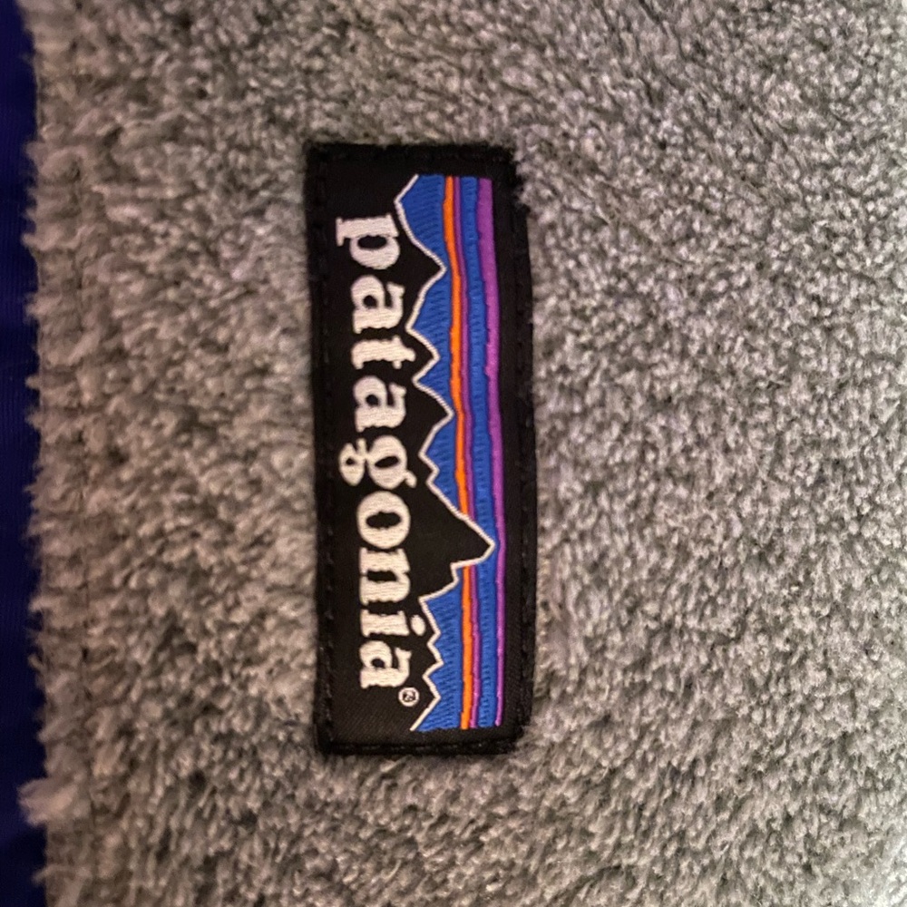 Patagonia Gray and Blue Women's Sweatshirt - Picture 8 of 10